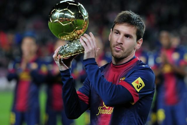 马兹拉维：右中卫和右翼卫都适合我，我能做到兼顾进攻和防守（马兹拉维：右中卫与右翼卫皆可胜任，攻防兼备）