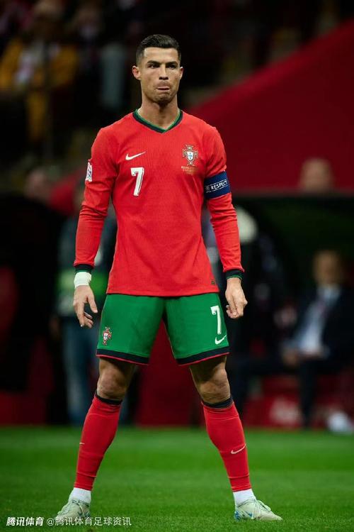 佩雷茨：诺伊尔是有史以来最优秀的门将；我本想成为汉堡首发（佩雷茨盛赞诺伊尔为史上最佳门将：曾希望在汉堡锁定主力位置）