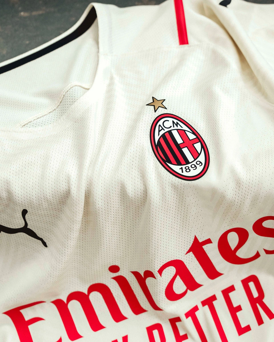 马卡：皇马近期比赛陷入混乱，阿隆索面临未完成的建队挑战（马卡：皇马连战失序，阿隆索的重建任务仍未完成）