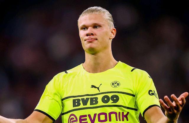 英超积分榜更新：曼城榜首压力加大,（英超积分榜最新：曼城领跑压力骤增）